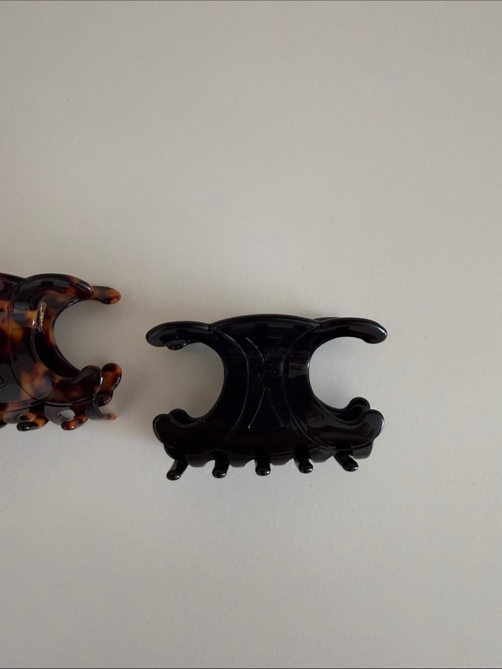 C Hair Claw Clip (2) Black & Tortoise Shell - Picture 3 of 6